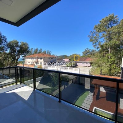Casa com 300m², 4 quartos (sendo 2 suítes), 2 garagens, no bairro Praia do Sonho em Palhoça