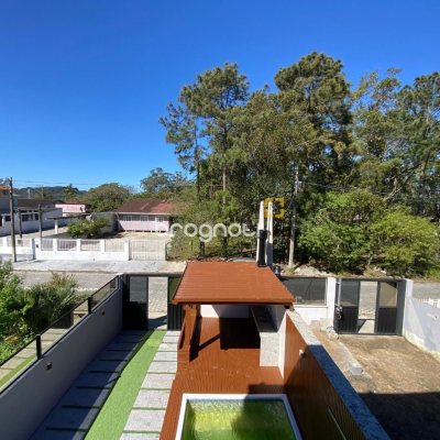 Casa com 300m², 4 quartos (sendo 2 suítes), 2 garagens, no bairro Praia do Sonho em Palhoça