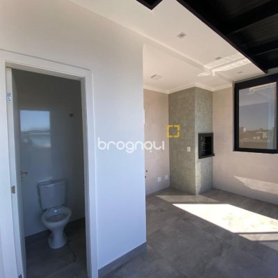 Casa com 300m², 4 quartos (sendo 2 suítes), 2 garagens, no bairro Praia do Sonho em Palhoça