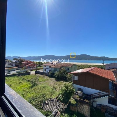 Casa com 300m², 4 quartos (sendo 2 suítes), 2 garagens, no bairro Praia do Sonho em Palhoça