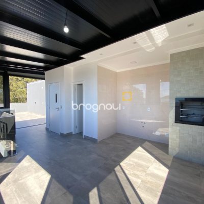 Casa com 300m², 4 quartos (sendo 2 suítes), 2 garagens, no bairro Praia do Sonho em Palhoça