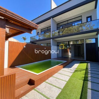 Casa com 300m², 4 quartos (sendo 2 suítes), 2 garagens, no bairro Praia do Sonho em Palhoça