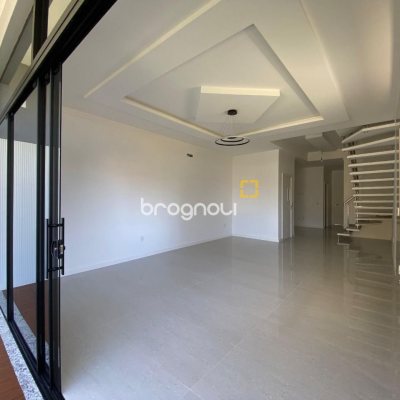 Casa com 300m², 4 quartos (sendo 2 suítes), 2 garagens, no bairro Praia do Sonho em Palhoça
