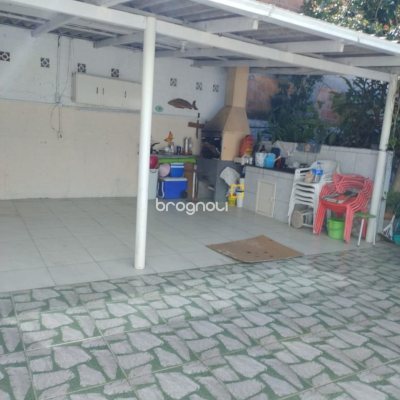 Pousada / Hotel com 284m², 9 quartos (sendo 1 suíte), 6 garagens, no bairro Canasvieiras em Florianópolis