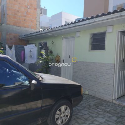 Pousada / Hotel com 284m², 9 quartos (sendo 1 suíte), 6 garagens, no bairro Canasvieiras em Florianópolis