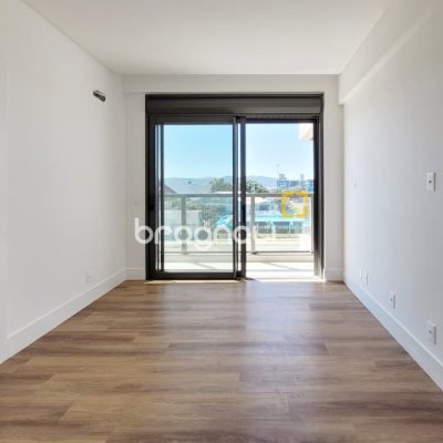 Apartamento com 232m², 3 quartos (sendo 3 suítes), 3 garagens, no bairro Jurerê Internacional em Florianópolis