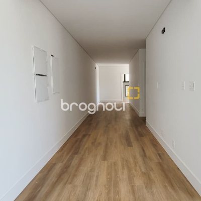 Apartamento com 232m², 3 quartos (sendo 3 suítes), 3 garagens, no bairro Jurerê Internacional em Florianópolis