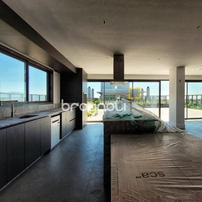 Apartamento com 232m², 3 quartos (sendo 3 suítes), 3 garagens, no bairro Jurerê Internacional em Florianópolis
