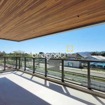 Apartamento com 232m², 3 quartos (sendo 3 suítes), 3 garagens, no bairro Jurerê Internacional em Florianópolis