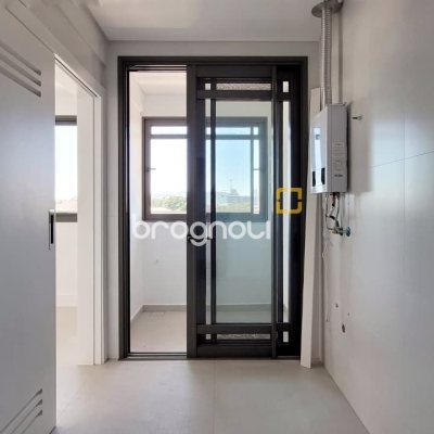 Apartamento com 232m², 3 quartos (sendo 3 suítes), 3 garagens, no bairro Jurerê Internacional em Florianópolis