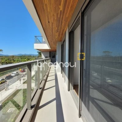 Apartamento com 232m², 3 quartos (sendo 3 suítes), 3 garagens, no bairro Jurerê Internacional em Florianópolis