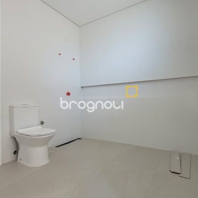Apartamento com 232m², 3 quartos (sendo 3 suítes), 3 garagens, no bairro Jurerê Internacional em Florianópolis