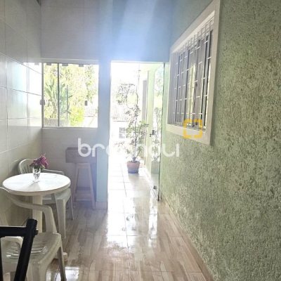 Casa com 113m², 4 quartos, 2 garagens, no bairro Pantanal em Florianópolis