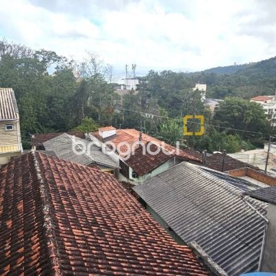 Casa com 113m², 4 quartos, 2 garagens, no bairro Pantanal em Florianópolis