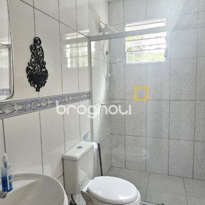 Casa com 113m², 4 quartos, 2 garagens, no bairro Pantanal em Florianópolis