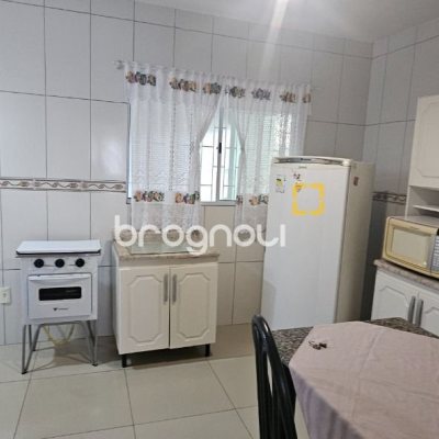 Casa com 113m², 4 quartos, 2 garagens, no bairro Pantanal em Florianópolis