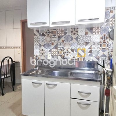 Casa com 113m², 4 quartos, 2 garagens, no bairro Pantanal em Florianópolis