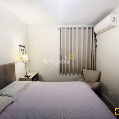 Apartamento com 77m², 2 quartos (sendo 1 suíte), 1 garagem, no bairro Centro em Florianópolis