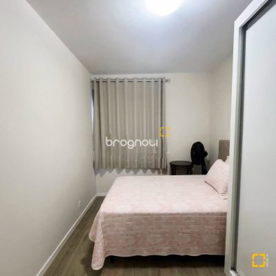 Apartamento com 77m², 2 quartos (sendo 1 suíte), 1 garagem, no bairro Centro em Florianópolis