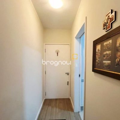 Apartamento com 77m², 2 quartos (sendo 1 suíte), 1 garagem, no bairro Centro em Florianópolis