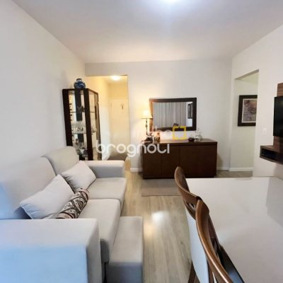 Apartamento com 77m², 2 quartos (sendo 1 suíte), 1 garagem, no bairro Centro em Florianópolis