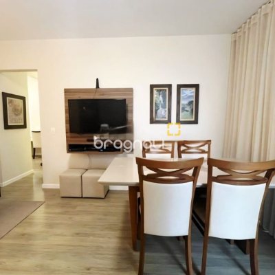 Apartamento com 77m², 2 quartos (sendo 1 suíte), 1 garagem, no bairro Centro em Florianópolis