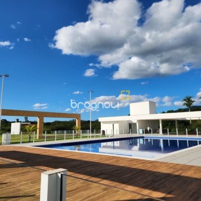 Terreno com 494m², no bairro Ratones em Florianópolis