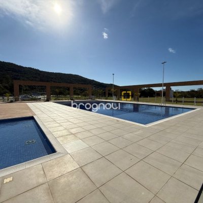 Terreno com 494m², no bairro Ratones em Florianópolis