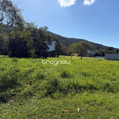 Terreno com 494m², no bairro Ratones em Florianópolis
