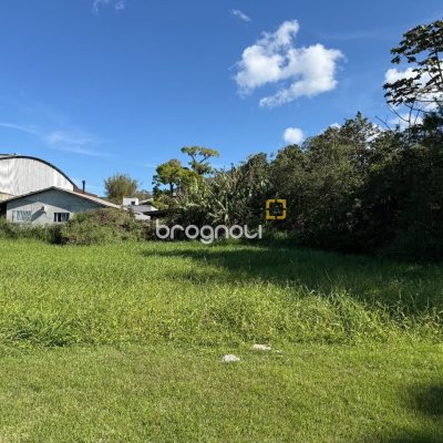 Terreno com 494m², no bairro Ratones em Florianópolis