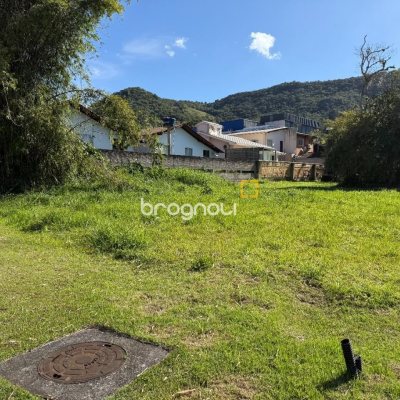 Terreno com 494m², no bairro Ratones em Florianópolis