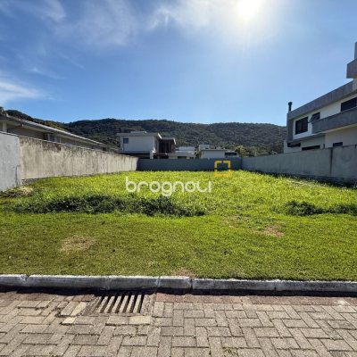 Terreno com 400m², no bairro Ratones em Florianópolis