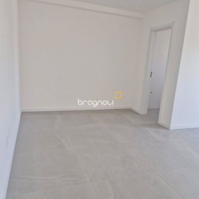 Cobertura com 125m², 3 quartos (sendo 2 suítes), 2 garagens, no bairro Pedra Branca em Palhoça