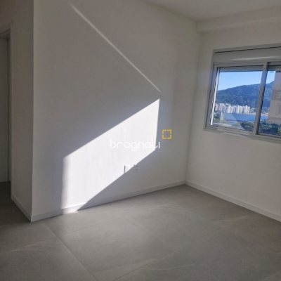 Cobertura com 125m², 3 quartos (sendo 2 suítes), 2 garagens, no bairro Pedra Branca em Palhoça