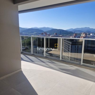 Cobertura com 125m², 3 quartos (sendo 2 suítes), 2 garagens, no bairro Pedra Branca em Palhoça