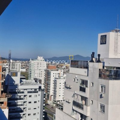 Cobertura com 125m², 3 quartos (sendo 2 suítes), 2 garagens, no bairro Pedra Branca em Palhoça