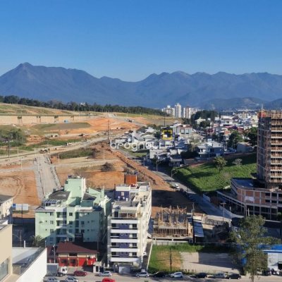 Cobertura com 125m², 3 quartos (sendo 2 suítes), 2 garagens, no bairro Pedra Branca em Palhoça