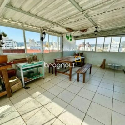 Cobertura com 68m², 2 quartos (sendo 1 suíte), 1 garagem, no bairro Trindade em Florianópolis