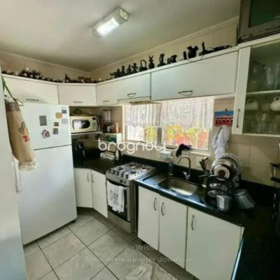 Cobertura com 68m², 2 quartos (sendo 1 suíte), 1 garagem, no bairro Trindade em Florianópolis