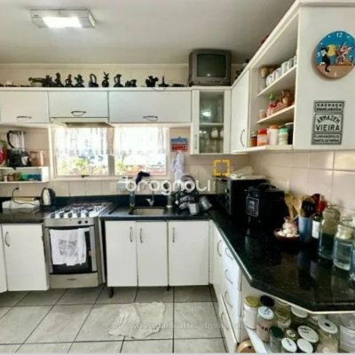 Cobertura com 68m², 2 quartos (sendo 1 suíte), 1 garagem, no bairro Trindade em Florianópolis