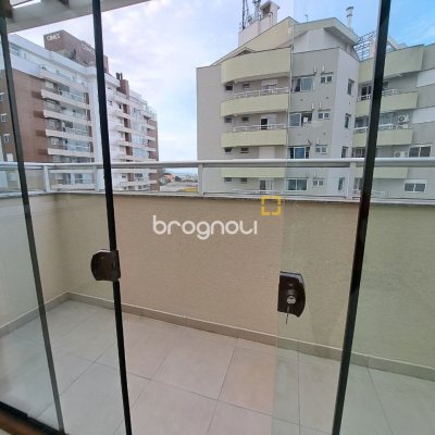 Cobertura com 134m², 3 quartos (sendo 1 suíte), 1 garagem, no bairro Nossa Senhora do Rosário em São José