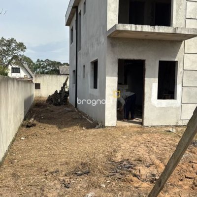 Casa com 107m², 2 quartos (sendo 2 suítes), 1 garagem, no bairro Rio Vermelho em Florianópolis