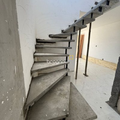 Casa com 107m², 2 quartos (sendo 2 suítes), 1 garagem, no bairro Rio Vermelho em Florianópolis