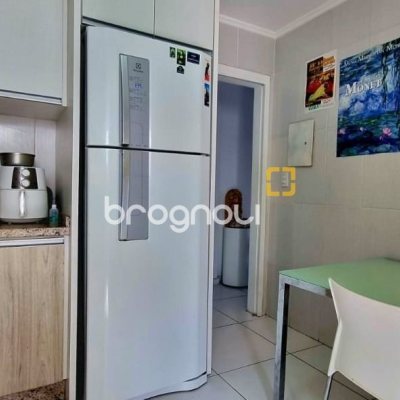 Apartamento com 93m², 2 quartos (sendo 1 suíte), 1 garagem, no bairro Centro em Florianópolis