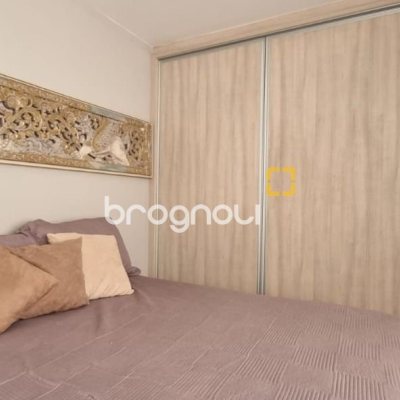 Apartamento com 93m², 2 quartos (sendo 1 suíte), 1 garagem, no bairro Centro em Florianópolis
