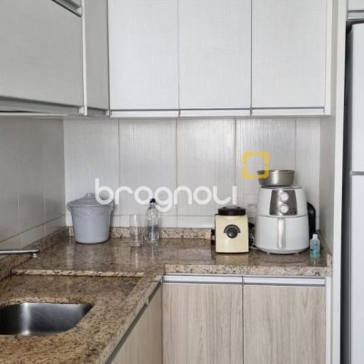 Apartamento com 93m², 2 quartos (sendo 1 suíte), 1 garagem, no bairro Centro em Florianópolis