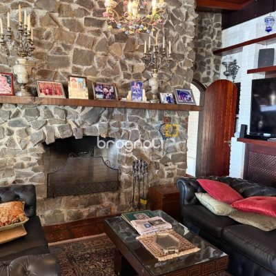 Casa com 416m², 3 quartos (sendo 1 suíte), 4 garagens, no bairro Agronômica em Florianópolis