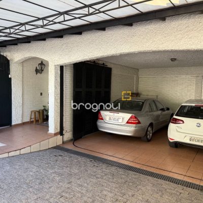 Casa com 416m², 3 quartos (sendo 1 suíte), 4 garagens, no bairro Agronômica em Florianópolis