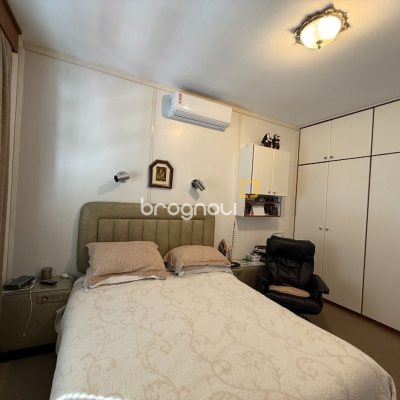 Casa com 416m², 3 quartos (sendo 1 suíte), 4 garagens, no bairro Agronômica em Florianópolis