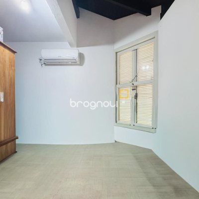 Casa com 160m², 4 quartos, 2 garagens, no bairro Lagoa da Conceição em Florianópolis